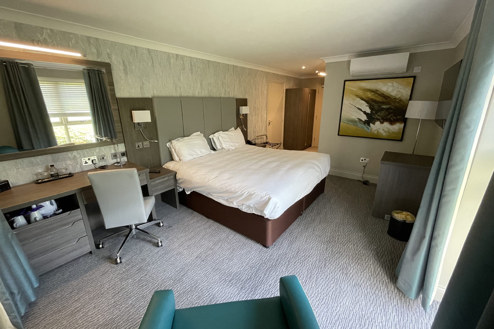 Mercure Hotel MK Bedroom