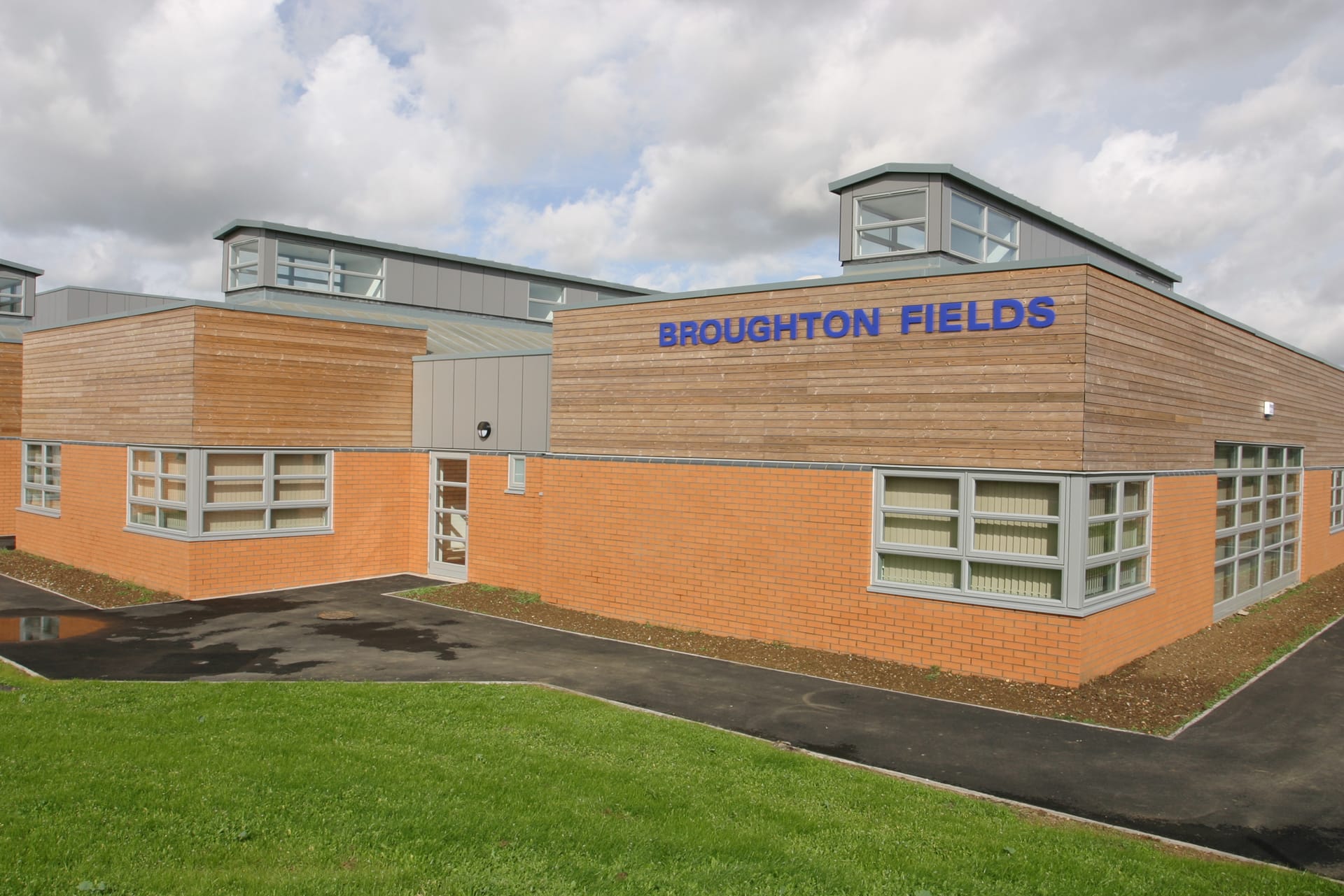 Broughton School Milton Keynes roof lanterns