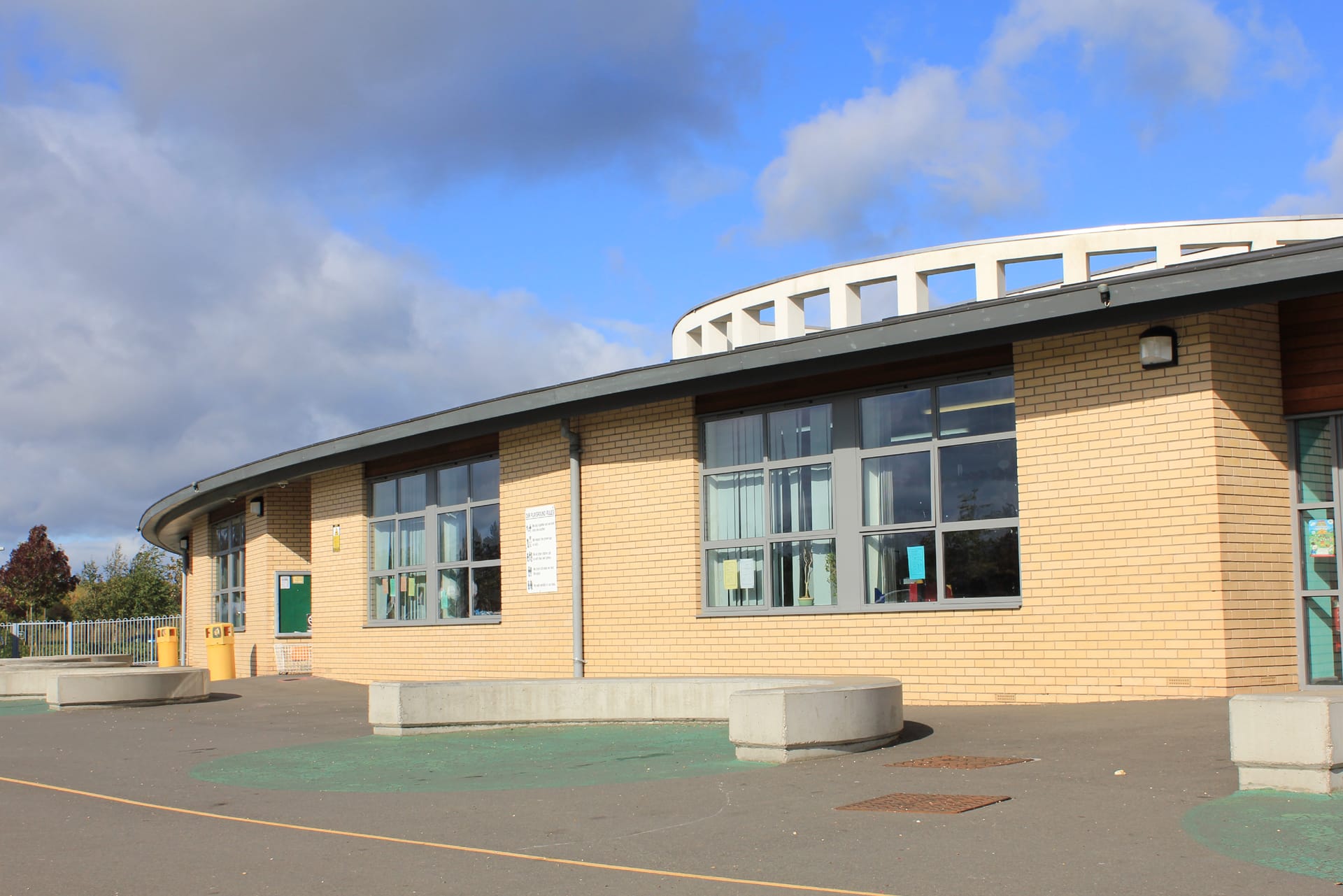 Middleton School Milton keynes curved single ply membrane roof